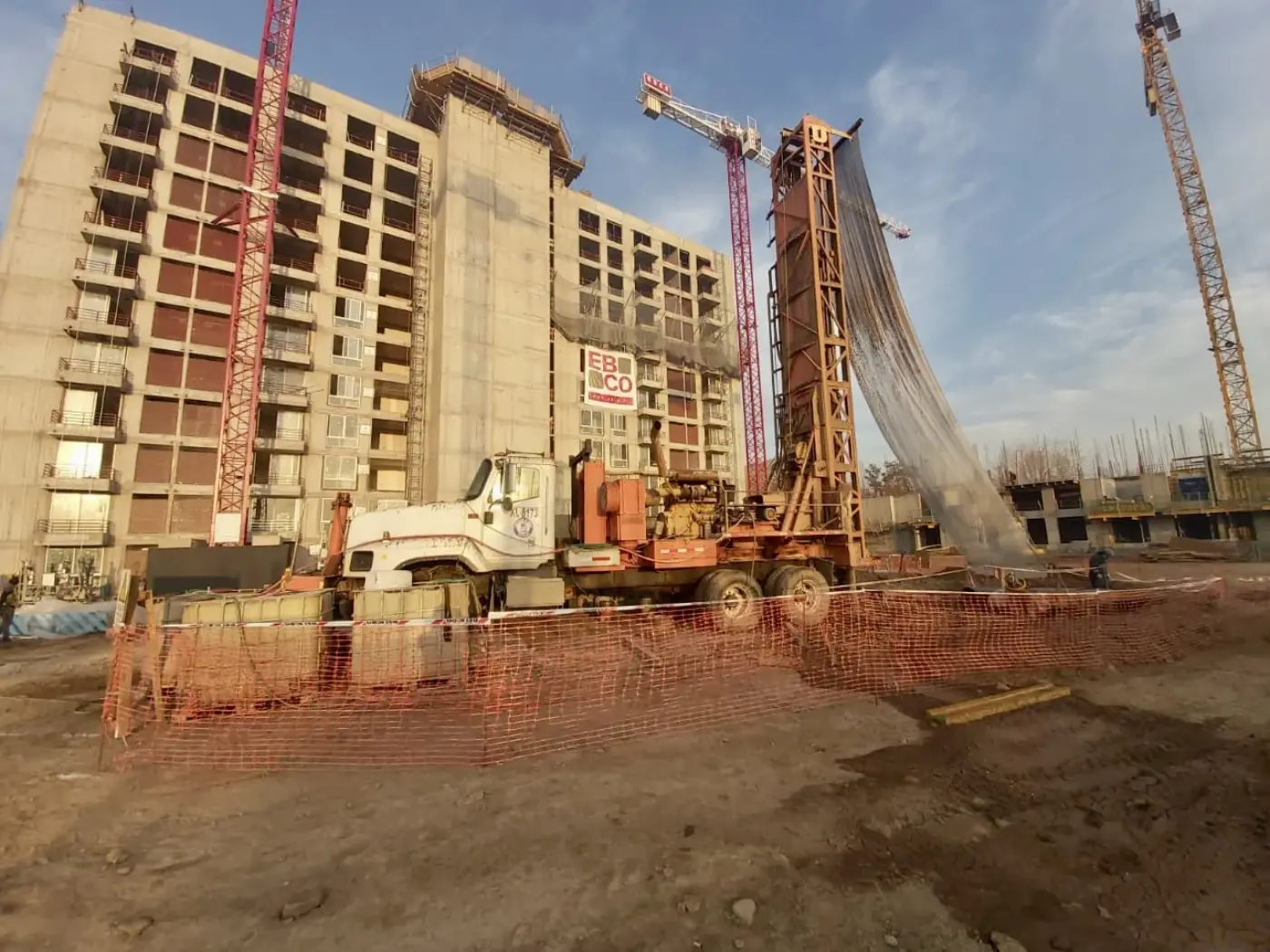 Pozo de infiltración de aguas lluvias en proyecto inmobiliario urbano